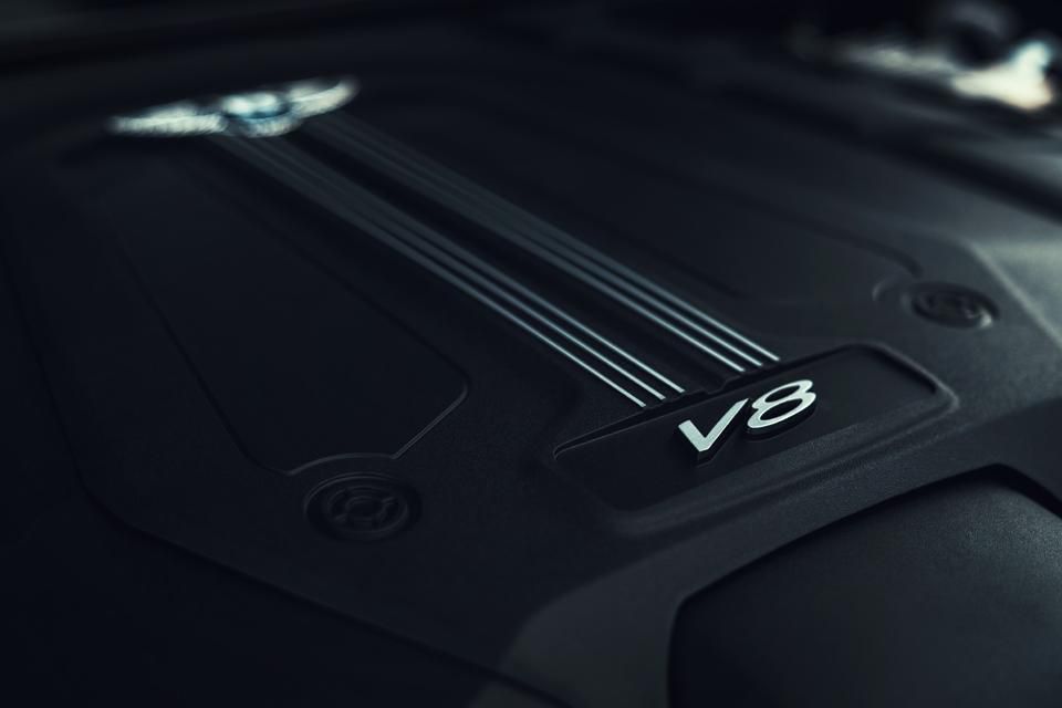 động cơ 4.0 V8 công suất lón nhất bao nhiêu, nó là của xe porsche cayenne hay audi hay của hãng nào chế tạo