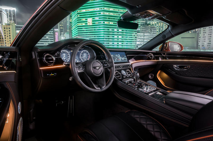 Xe Bentley Continental 2 Cửa Mui Xếp và Mui Cứng Mang Động Cơ Nhỏ 4.0 V8 Giá Bao Nhiêu Tại Việt Nam Nhập Khẩu chính hãng 2019, 