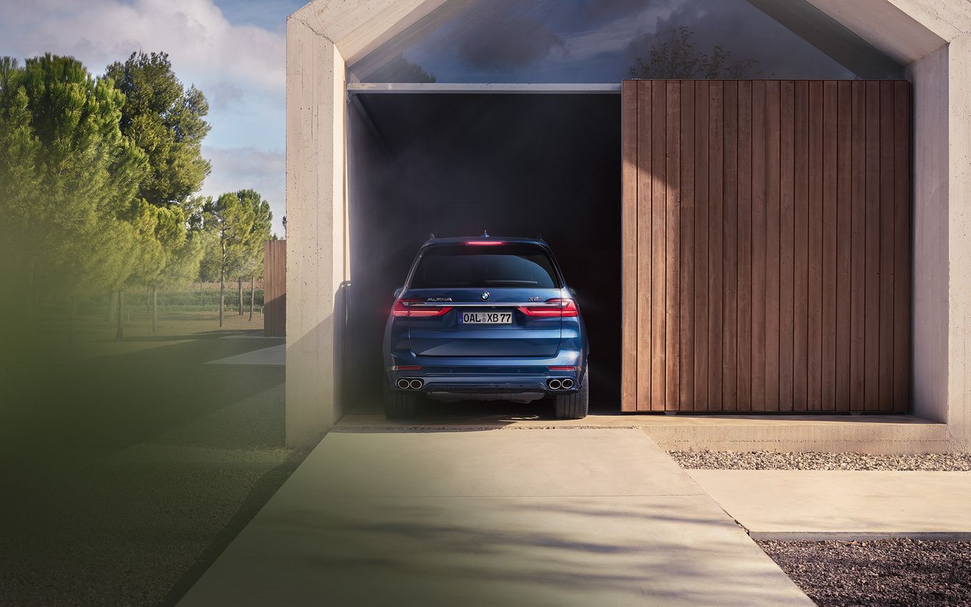 BMW X7 Có Phiên Bản Cao Cấp Alpina XB7 Giá Bán $141,300 | ngoại thất màu xanh quảng cáo