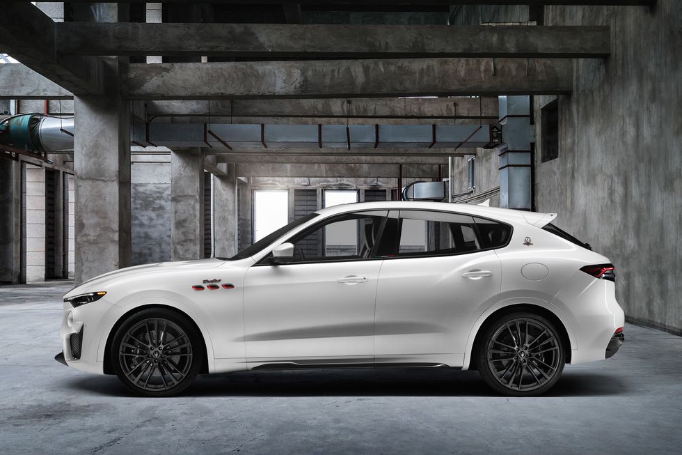 2021 Giá Xe SUV Maserati Levante Đời Mới Nhất Bao Nhiêu, Có Mấy Phiên Bản, Động Cơ Xăng, Nhập Khẩu từ nước nào, 