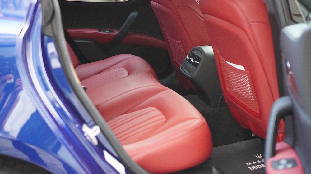 Giá Xe Maserati Ghibli 4 Chỗ 2021 Bao Nhiêu, Có Mấy Phiên Bản Nhập khẩu chính hãng tại thị trường oto Việt Nam, Ghibli sedan 5 cửa thuộc phân khúc nào của Ý Italia, ghibli cạnh tranh với hãng xe nào của Đưc, Gh