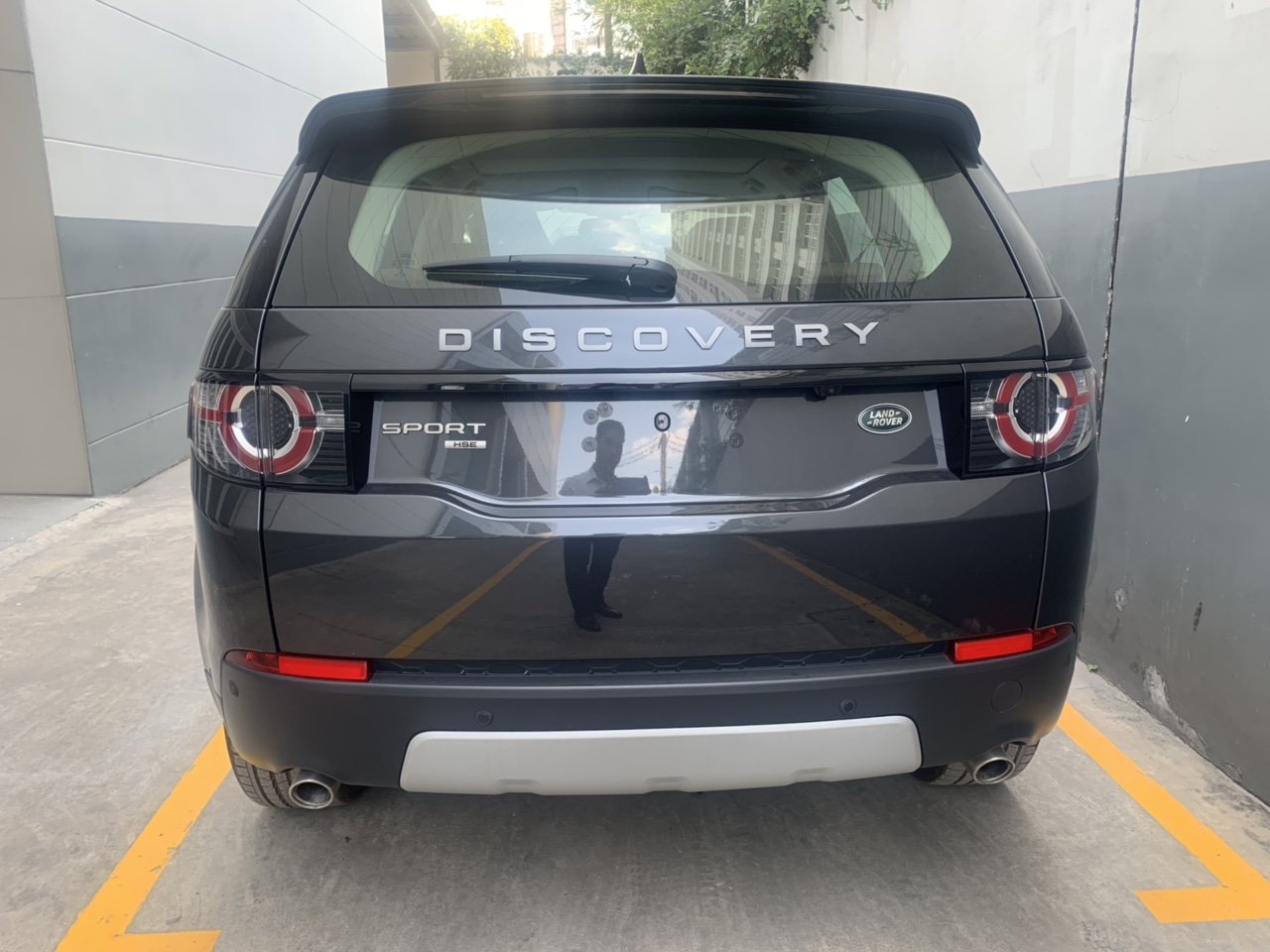 Màu xam. Xe Land Rover 7 Chỗ Discovery SPort HSE Đời Mới Nhất 2019 Bao Nhiêu Tiền, Xe 7 Chỗ Discovery SPort HSE Luxury Màu Xanh Đen Đời Mới Nhất Giá rẻ nhất 3.499 triệu đồng tại việt nam