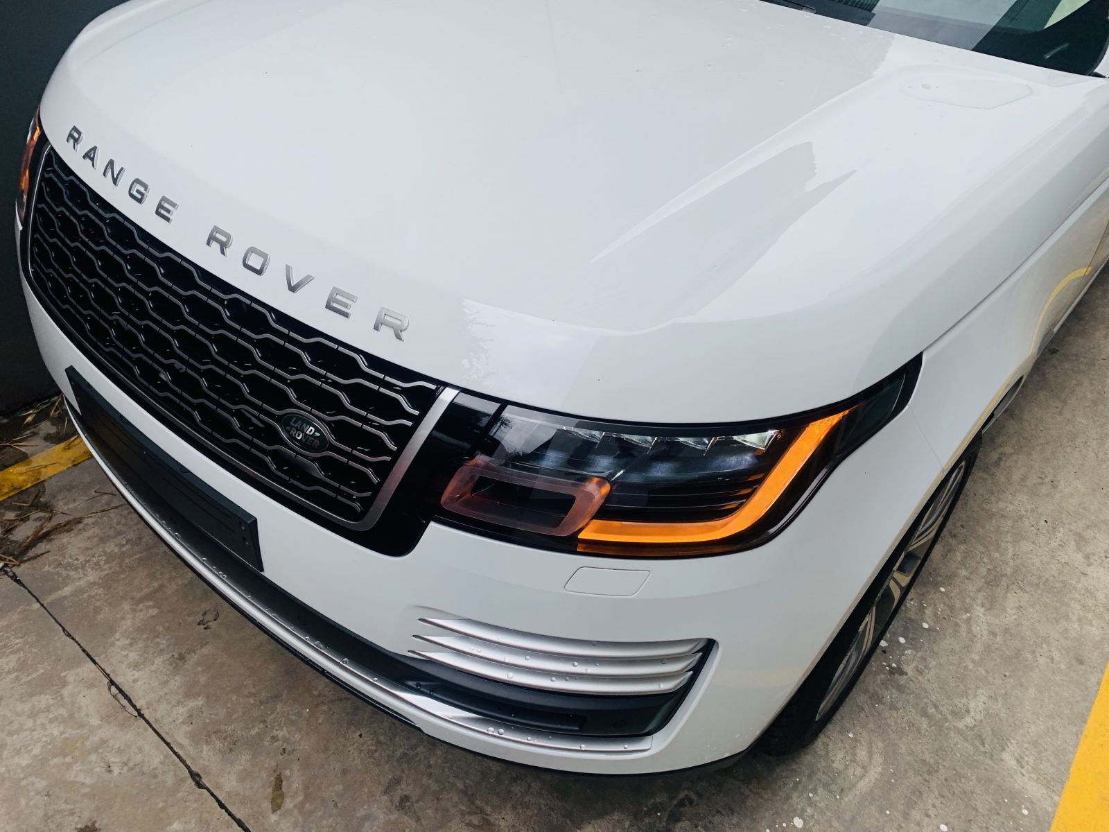 xe range rover phiên bản autobiography lwb màu trắng nội thất kem giá bán 12 tỷ
