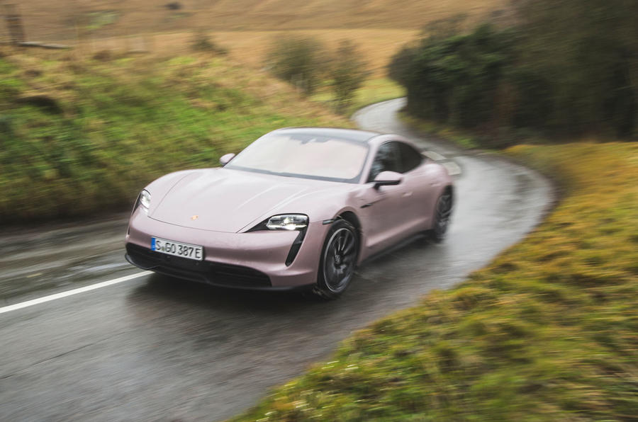 Đánh giá Porsche Taycan RWD 2021 tại Vương quốc Anh