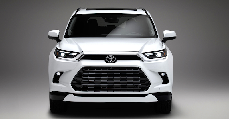 Toyota Grand Highlander Hoàn Toàn Mới 2024 Xe Gia Đình.