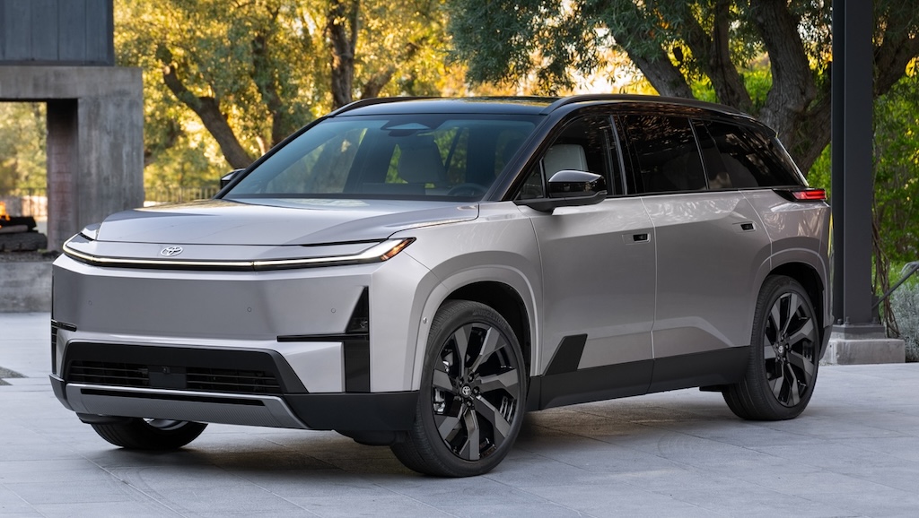 Highlander 2027 có hai phiên bản: XLE (phổ thông hơn) và Limited (cao cấp)