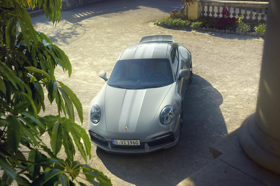 Porsche 911 Sport Classic Có Giá Bao Nhiêu