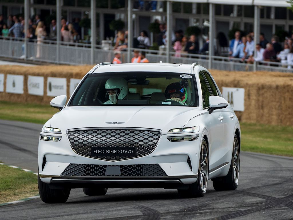 Genesis GV70 SUV là mẫu xe điện thứ 3 Genesis GV70 SUV là mẫu xe điện thứ 3 được ra mắt tại Anh