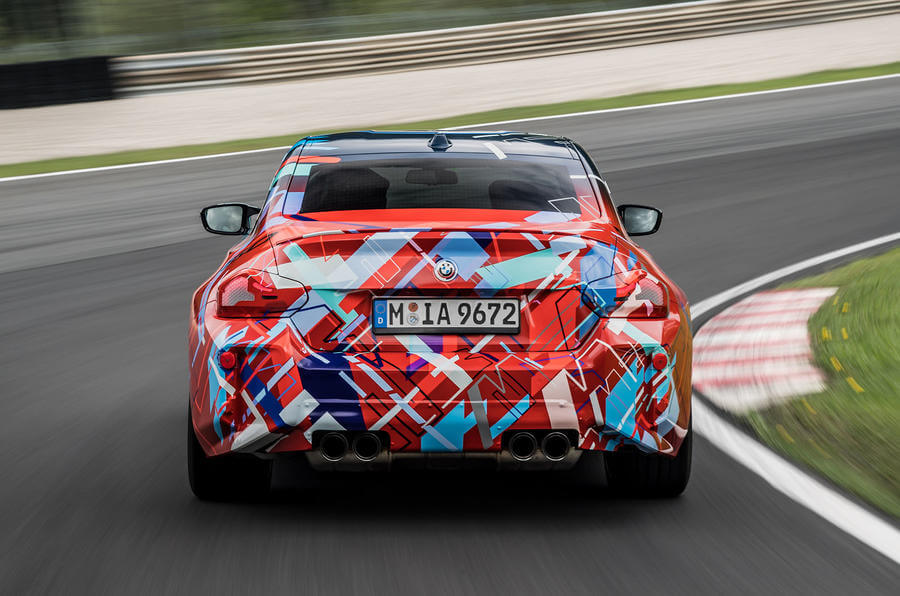 Đánh giá BMW M2 Coupe Lái xe đường đua trong nguyên mẫu của chiếc xe M nhỏ nhất của BMW không có nhiều thái độ như một số tiền thân của nó