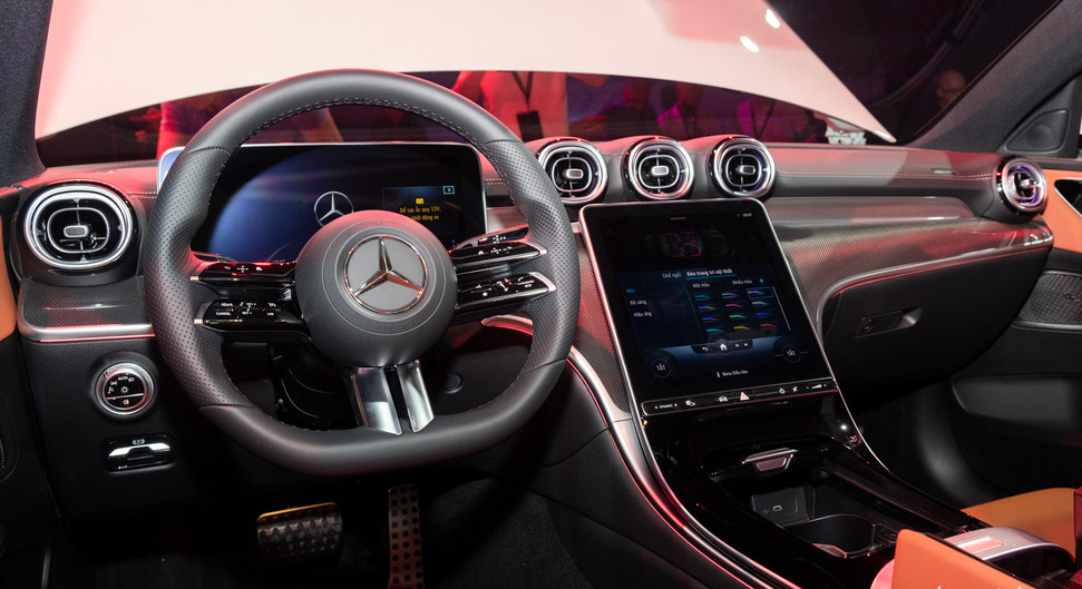 Mercedes-Benz C-Class 2022 Giá cao nhất 2,4 tỉ đồng bản nhập nguyên chiếc CBU còn lại CKD lắp ráp trong nước giá dưới 2 tỷ, có nhiều màu lựa chọn, đối thủ BMW 3 series 2023, audi a4