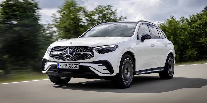 Hình ảnh của xe Mercedes GLC đời 2023 phiên bản 300 4matic màu trắng