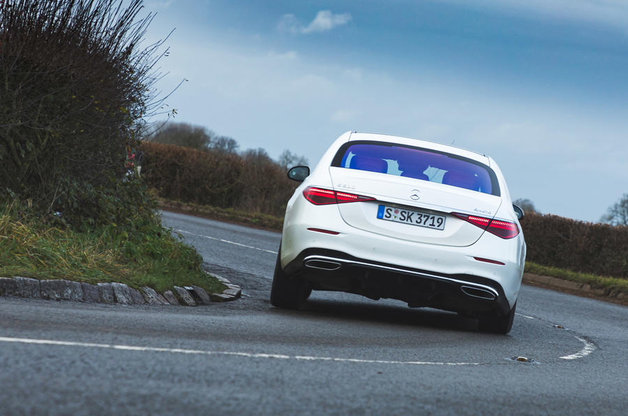 Xe Mercedes S Class Đời Mới 2022 Giá Bao Nhiêu Tại Việt Nam - màu trắng