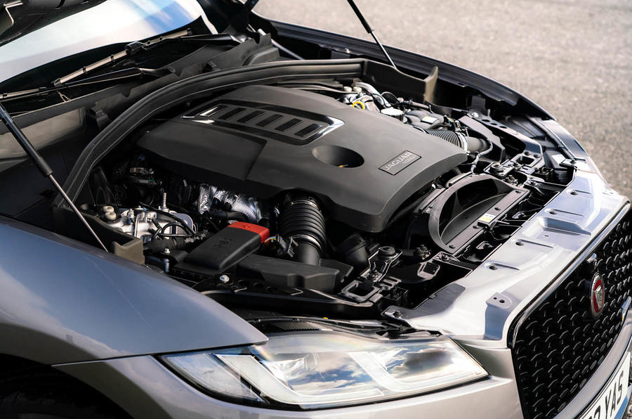 Đánh giá Jaguar F-Pace P400 R-Dynamic SE 2021 tại Vương quốc Anh