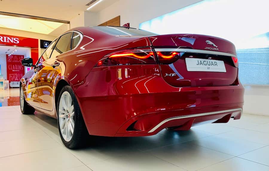 Mẫu Xe Jaguar XF Mới Màu Đỏ