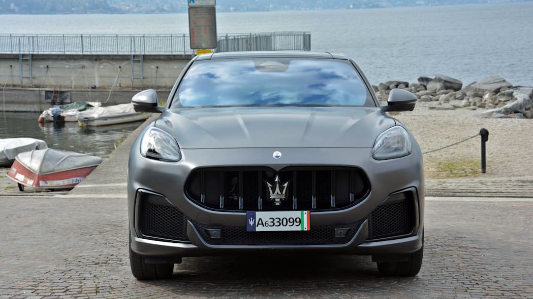 Xe Maserati Grecale Trofeo 2023 Hơn Cả Porsche Cayenne Turbo  - Màu xám