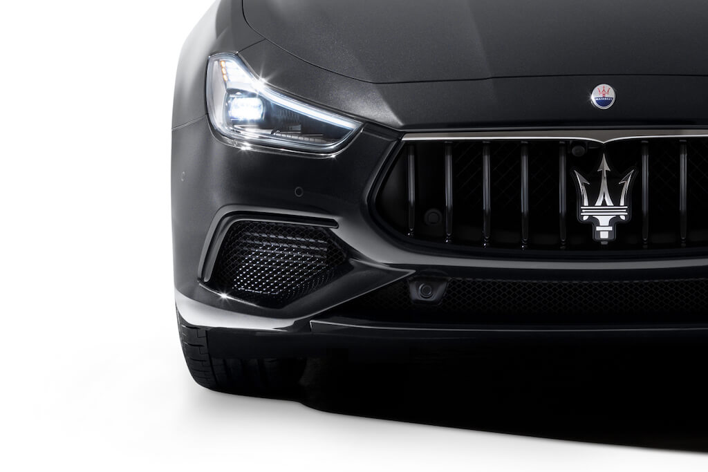 Phim Xe Maserati Ghibli Sedan 4 Chỗ Màu Đen Cao Cấp Phim Xe Maserati Ghibli Sedan 4 Chỗ Màu Đen Cao Cấp
