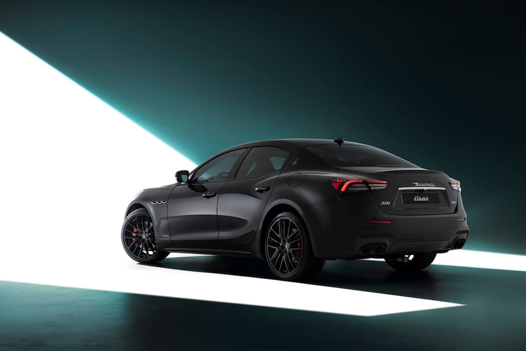 Phim Xe Maserati Ghibli Sedan 4 Chỗ Màu Đen Cao Cấp Phim Xe Maserati Ghibli Sedan 4 Chỗ Màu Đen Cao Cấp