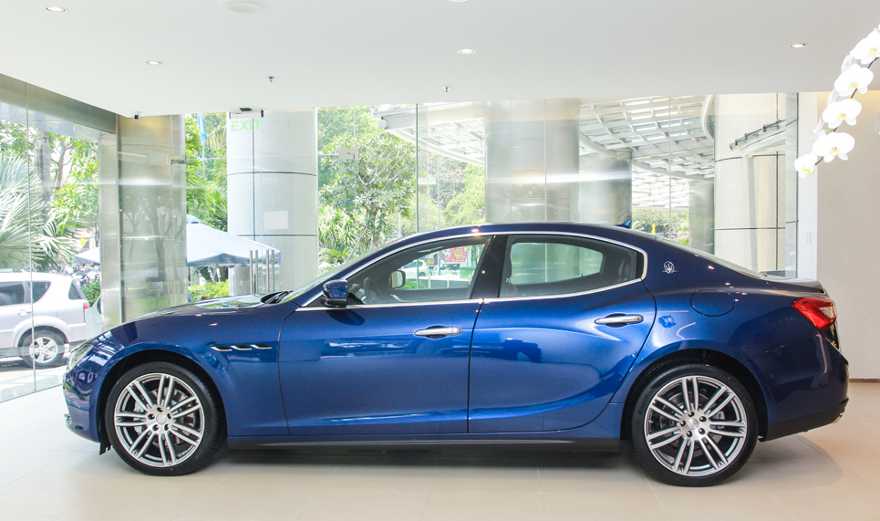 Giá Xe Maserati Ghibli 4 Chỗ 2020 Bao Nhiêu, Có Mấy Phiên Bản Nhập khẩu chính hãng tại thị trường oto Việt Nam, Ghibli sedan 5 cửa thuộc phân khúc nào của Ý Italia, ghibli cạnh tranh với hãng xe nào của Đưc, Gh