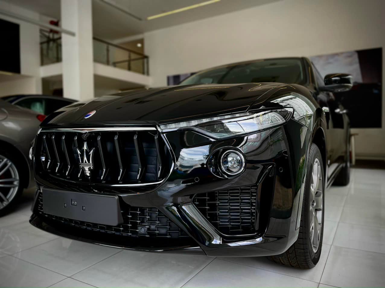 Maserati Levante ngoại thất màu đen Maserati Levante ngoại thất màu đen