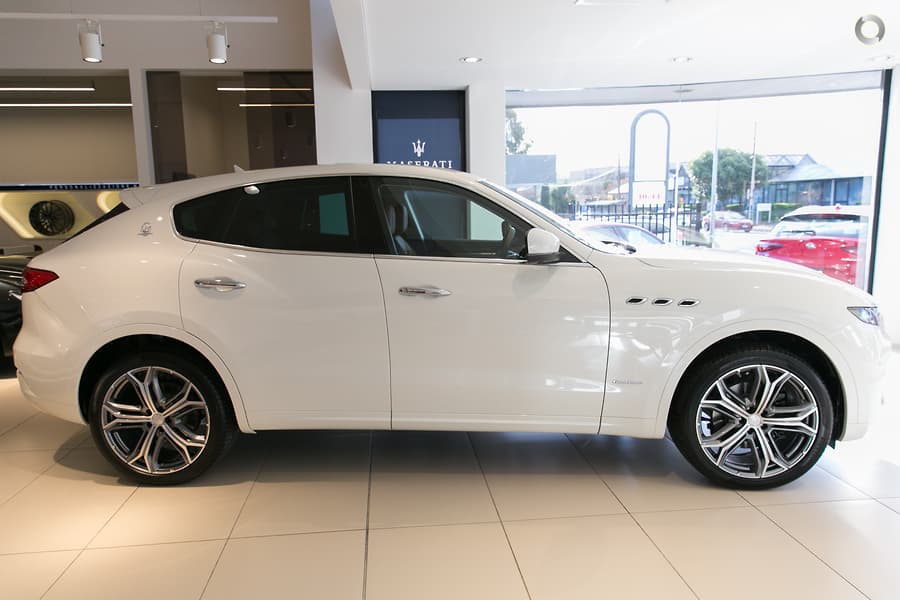 Xe Maserati Levante 5 Chỗ Màu Trắng 3.0 Bao Nhiêu, Chiếc Xe Gầm Cao Nhập Khẩu Từ Ý Có Gì Đặc Biệt, Maserati của Italia Được làm từ chất liệu gì, Nội thất bằng chất liêu gì, có bao nhiêu màu Xe Maserati Levante 5 Chỗ Màu Trắng 3.0 Bao Nhiêu, Chiếc Xe Gầm Cao Nhập Khẩu Từ Ý Có Gì Đặc Biệt, Maserati của Italia Được làm từ chất liệu gì, Nội thất bằng chất liêu gì, có bao nhiêu màu