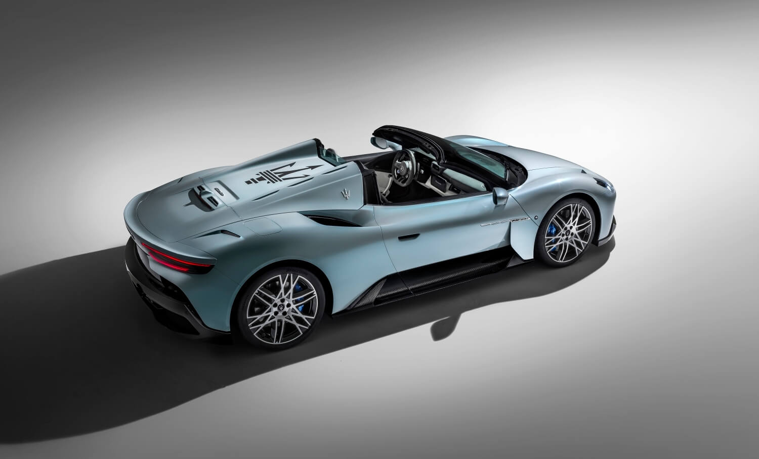 Siêu xe Maserati MC20 mui trần Cielo 2023 có giá bao nhiêu