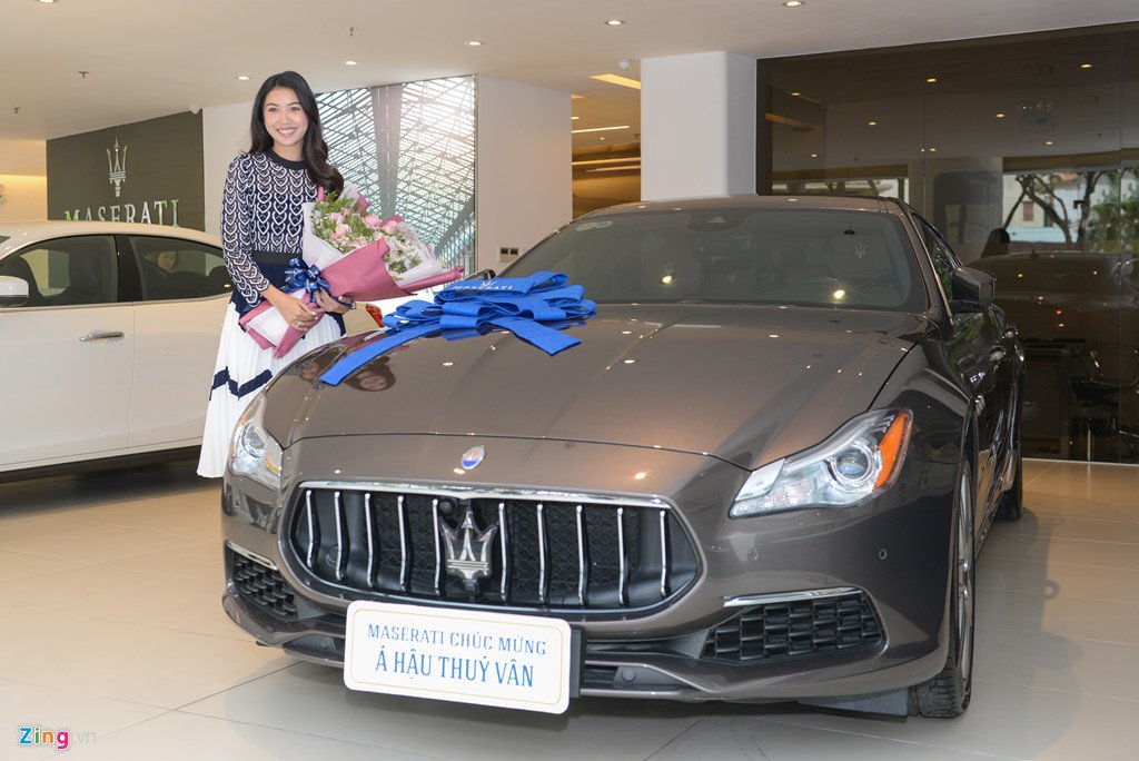 Á Hậu Thuý Vân sắm Maserati Quattroporte.