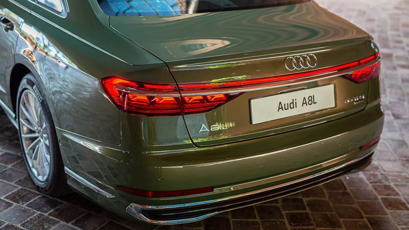 ngoại thất xe audi a8l 2023 màu xanh, đèn led ngoại thất xe audi a8l 2023 đuôi xe