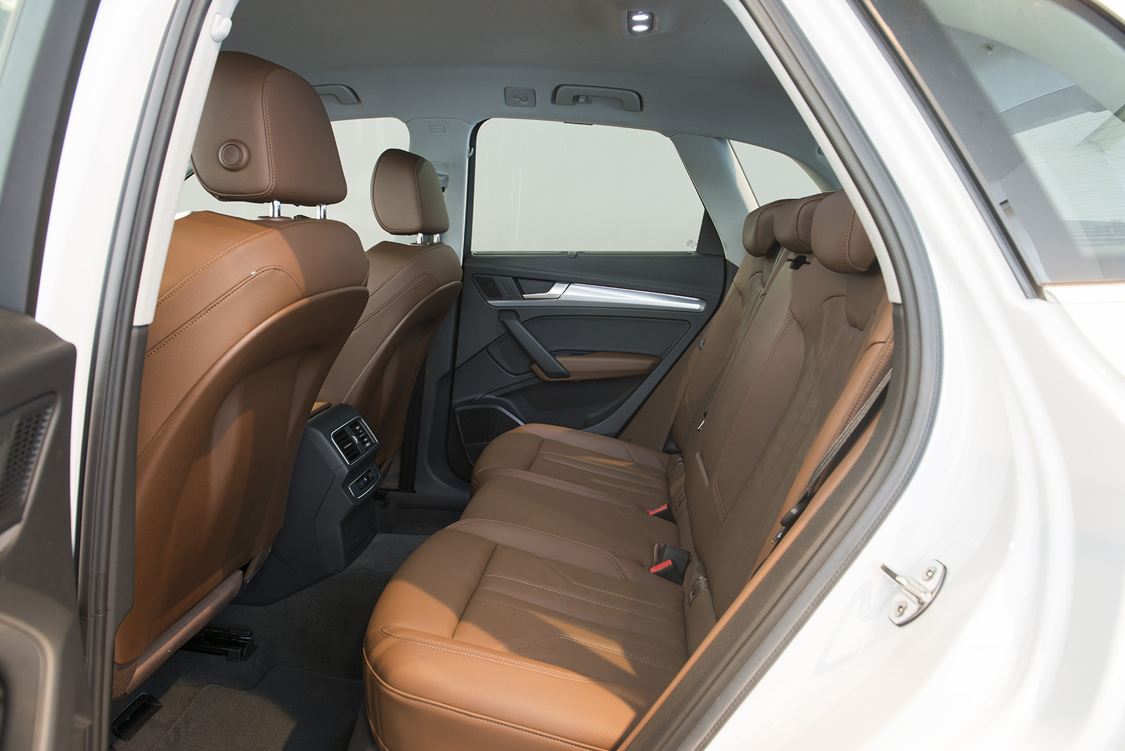 XE AUDI Q5 ĐỜI MỚI NHẤT MÀU TRẮNG MODEL 2023 VỀ VIỆT NAM