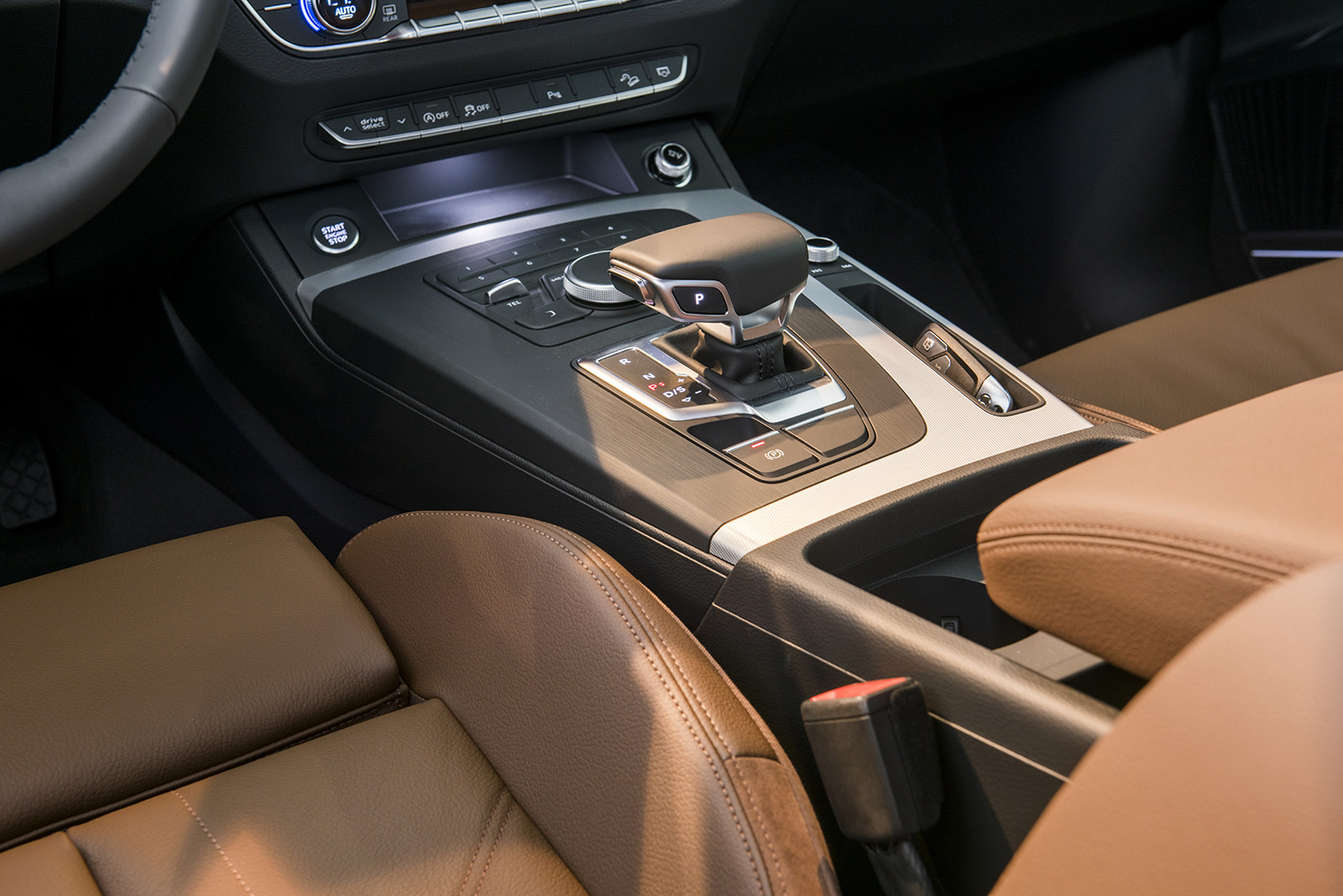 GIÁ XE AUDI Q5 ĐỜI MỚI NHẤT MÀU TRẮNG MODEL 2023 VỀ VIỆT NAM