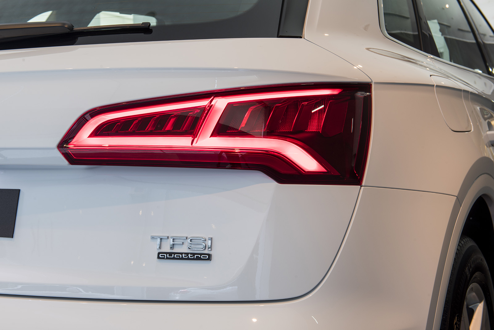 GIÁ XE AUDI Q5 ĐỜI MỚI NHẤT MÀU TRẮNG MODEL 2023 VỀ VIỆT NAM