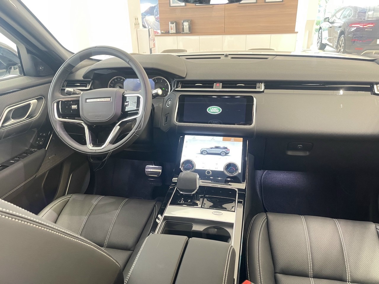 Nội thất mới của range rover velar 2023 thay đổi nhiều chi tiết