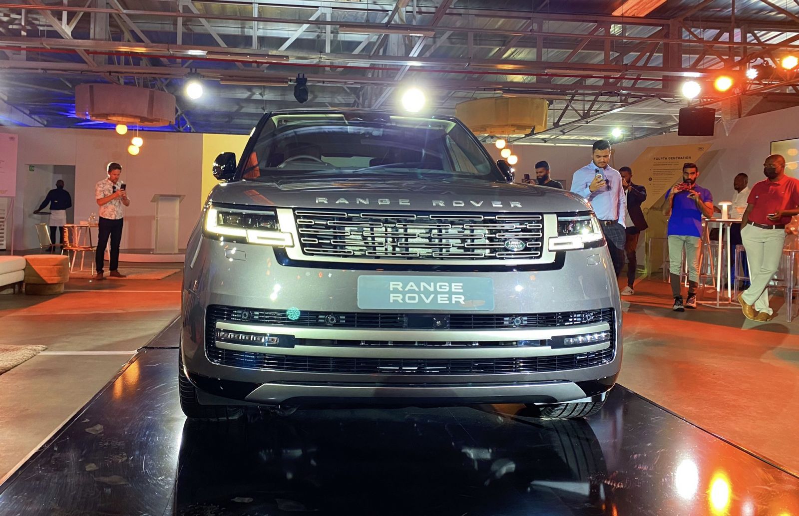 Phần đầu xe range rover 2023 Bảng Giá Xe Range Rover Mới Nhất