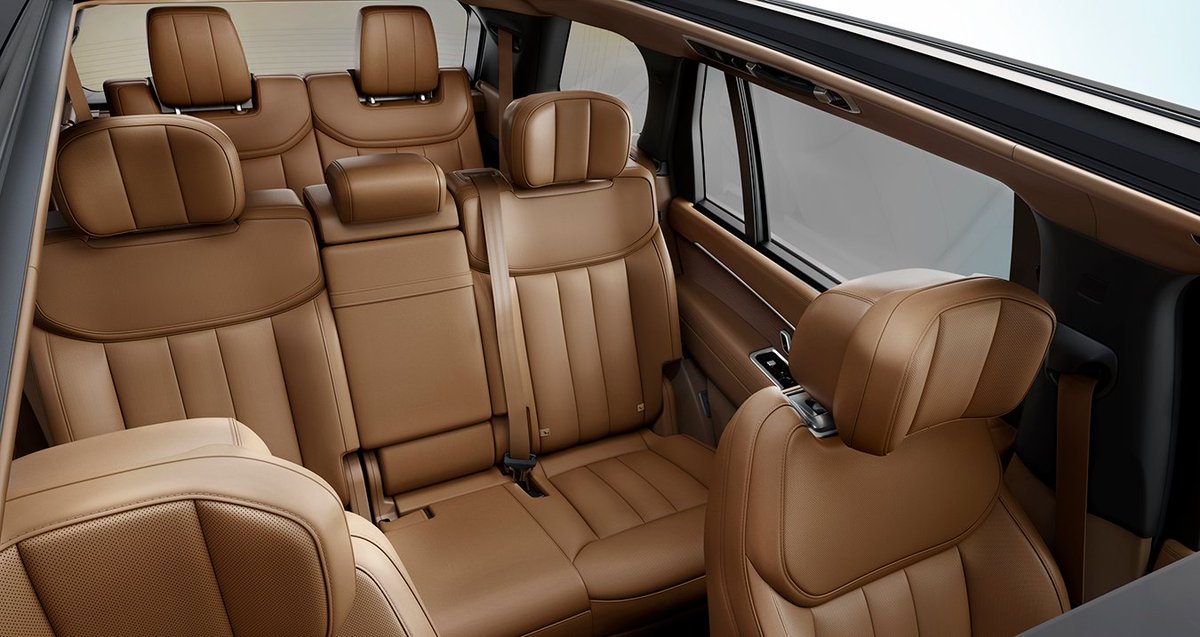 7 ghế ngồi trên xe range rover trục cơ sở dài 2023