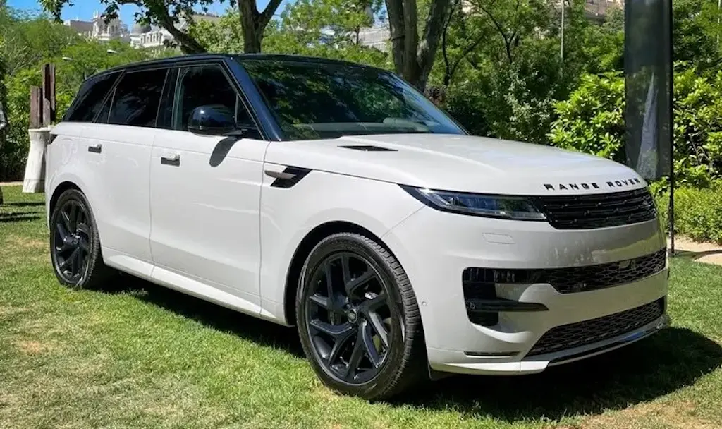 Xe SUV Range Rover Sport Đời Mới 2023 Có Gì, Giá Bán Bao Nhiêu khi về tới việt nam vào năm tới.