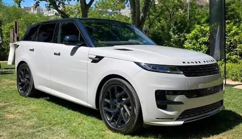 Xe Range Rover Sport Đời Mới 2023 7 Chỗ Giá Bao Nhiêu