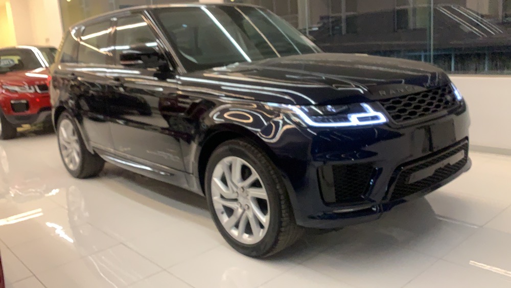 RANGE ROVER SPORT SE 3.0 V6 SUPERCHARGED MÀU ĐEN MỚI TẠI VIỆT NAM, RANGE ROVER SPORT 5 và 7 CHỖ MÁY XĂNG NHÂP KHAU NGUYEN CHIẾC GIÁ TỐT NHẤT VIỆT NAM, RANGE ROVER SPORT SUV GẦM CAO
