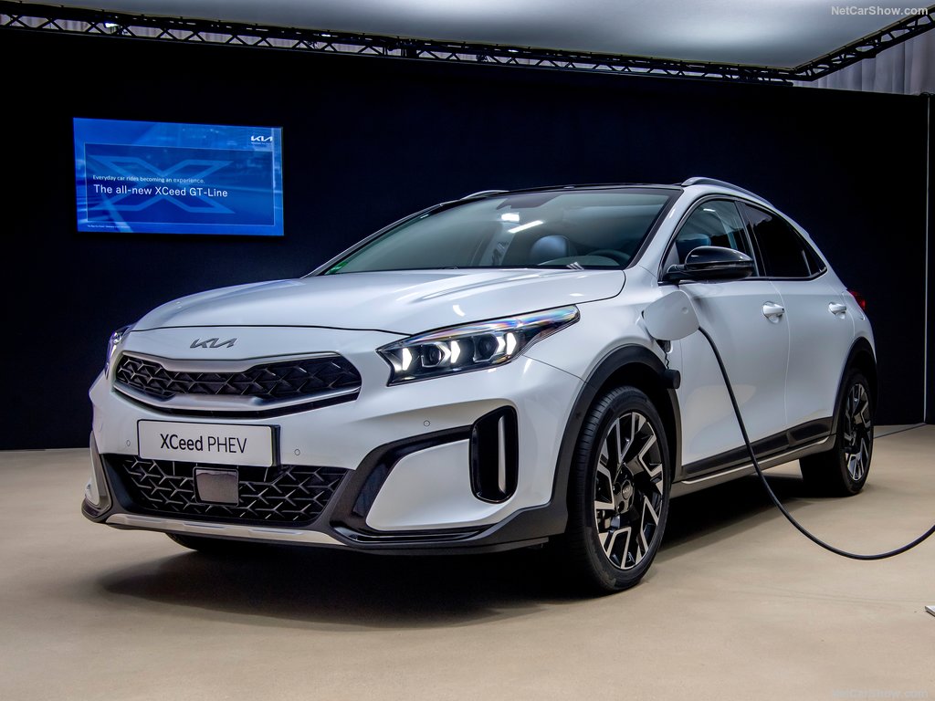 mẫu xe hàn quốc Kia XCeed 2023 mẫu xe hàn quốc Kia XCeed 2023 màu trắng