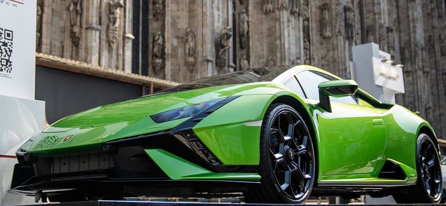 hình xe huracan màu xanh 2023