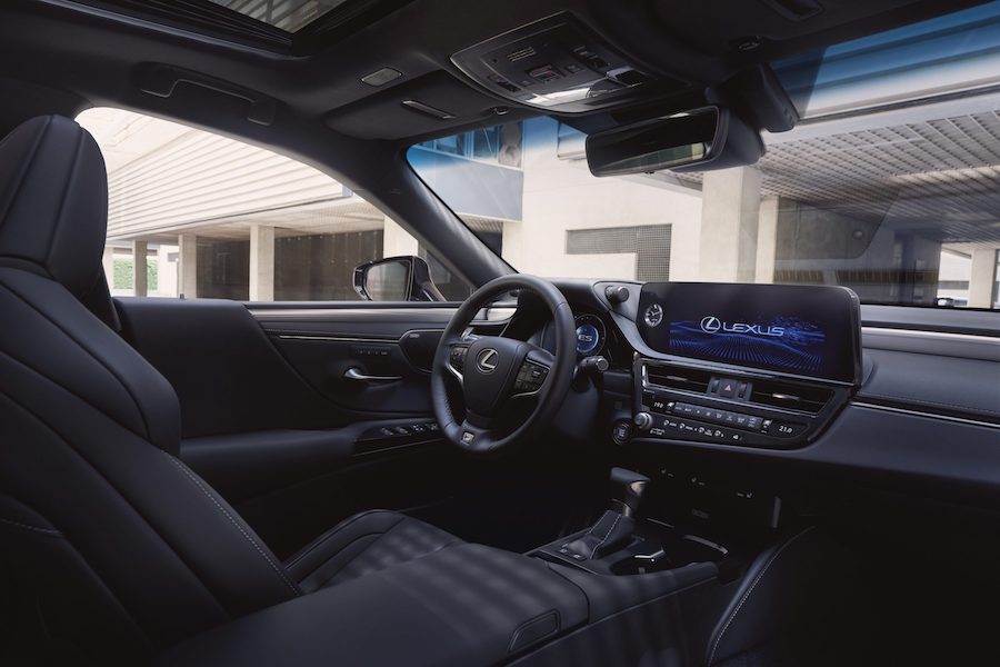 Mẫu Lexus ES Đời 2023 vừa được hãng xe sang Nhật Bản nâng cấp công nghệ và kiểu dáng mới nội thất hiện đại