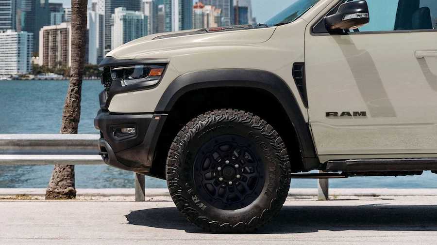 Phiên bản mới 2023 Ram 1500 TRX Sandblast